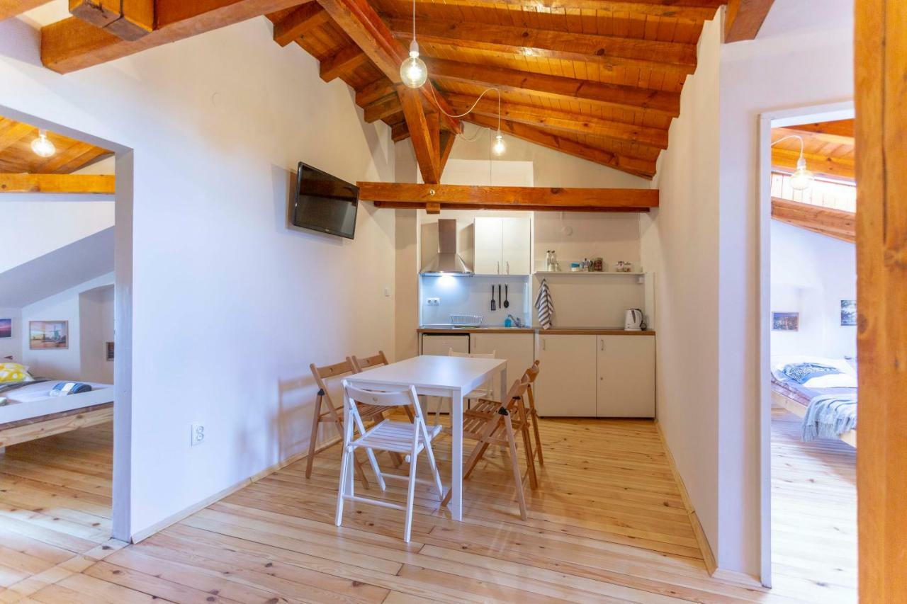 Gallery B28 - 3 Bedroom Downtown Apartment