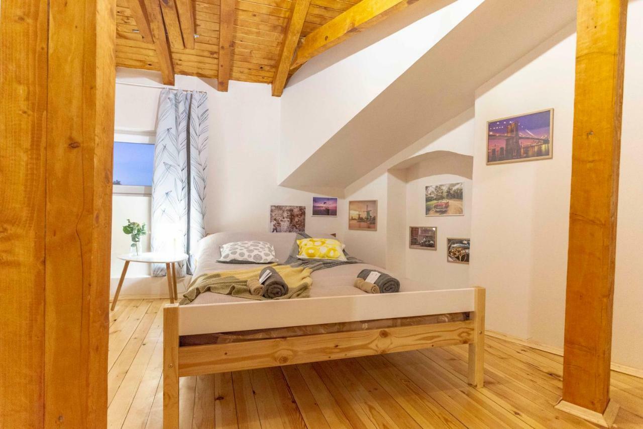 Apartment Gallery B28 - 3 Bedroom Downtown