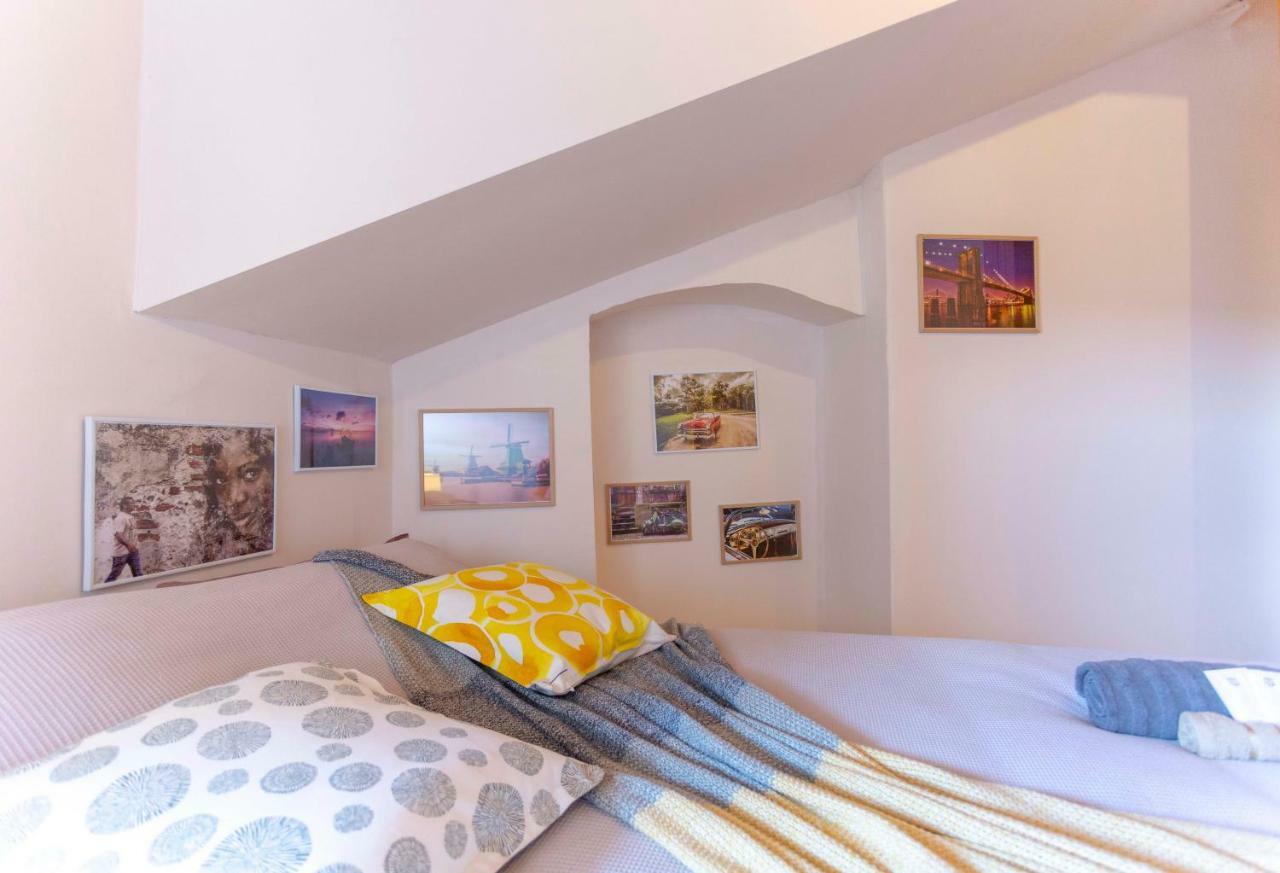 Gallery B28 - 3 Bedroom Downtown Apartment